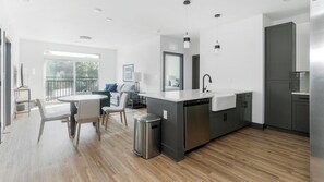 Interior - Landing | Spectacular 2BD, Clubhouse, Pool (Jacksonville)