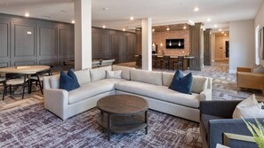 Smart TV - Landing | Chic 2BD, Clubhouse, Gym (Jacksonville)