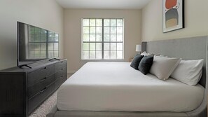 1 bedroom, desk, iron/ironing board, WiFi - Landing | Spectacular 1BD, Clubhouse, Pool (Memphis)