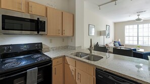 Fridge, microwave, oven, stovetop - Landing | Amazing 1BD, Pool, Gym (Memphis)