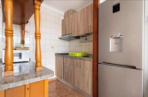 Coffee/tea maker, microwave, stovetop, toaster