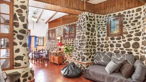 Living area - Casa Cueva |Top Location| Excellent wifi | Airport (Carrizal)