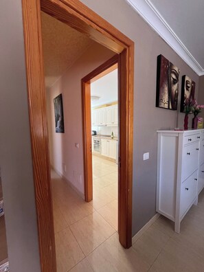 Réfrigérateur, four, plaque de cuisson, lave-vaisselle