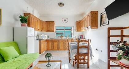 Apartment|3 bedrooms|families| hiking routes|WiFi