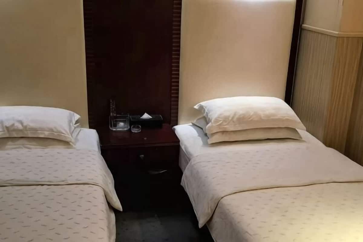 Cribs/infant beds