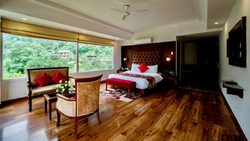 Royal Double Room, 1 King Bed, Balcony, River View