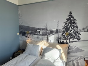 Basic Double Room, Park View | Down comforters, pillowtop beds, free WiFi, bed sheets