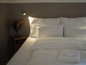 Couette en duvet d'oie, surmatelas, Wi-Fi gratuit, draps fournis