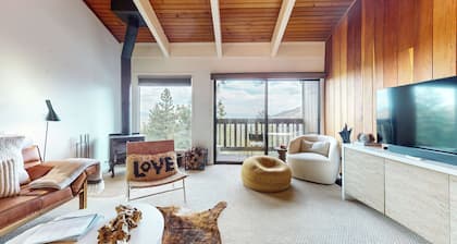 Chic Home With Stunning Views! Modern & Natural Light, Private Washer/Dryer