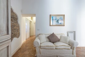 Living area - Pantheon House by Varental (Roma)