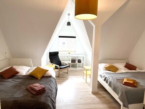 2 bedrooms, iron/ironing board, WiFi, bed sheets - Komfortable Wohnung mit Terrasse, WLAN, EBK, Disney plus, 24h Self-check-in (Bremerhaven)