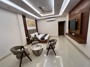 豪華雙人或雙床房 | 書桌、筆電工作空間、免費無線上網