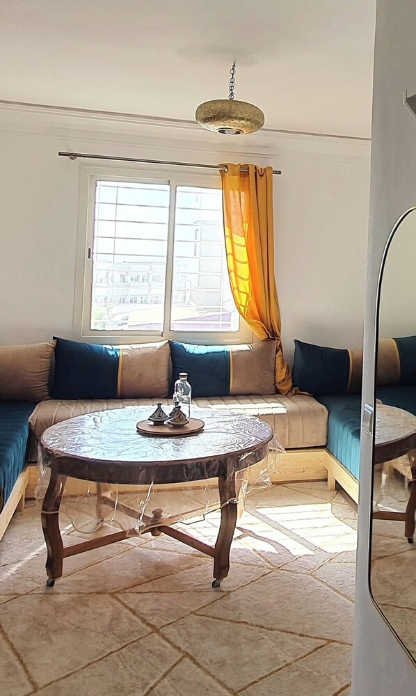 Smart TV, video library - Agadir Anza plage (Anza)