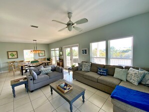 Fernseher, Tischtennisplatte