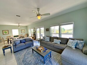 Fernseher, Tischtennisplatte