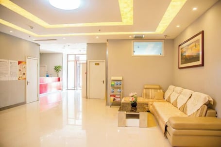 Lobby lounge. Elan Hotel (Yantai Muping Bus Station)