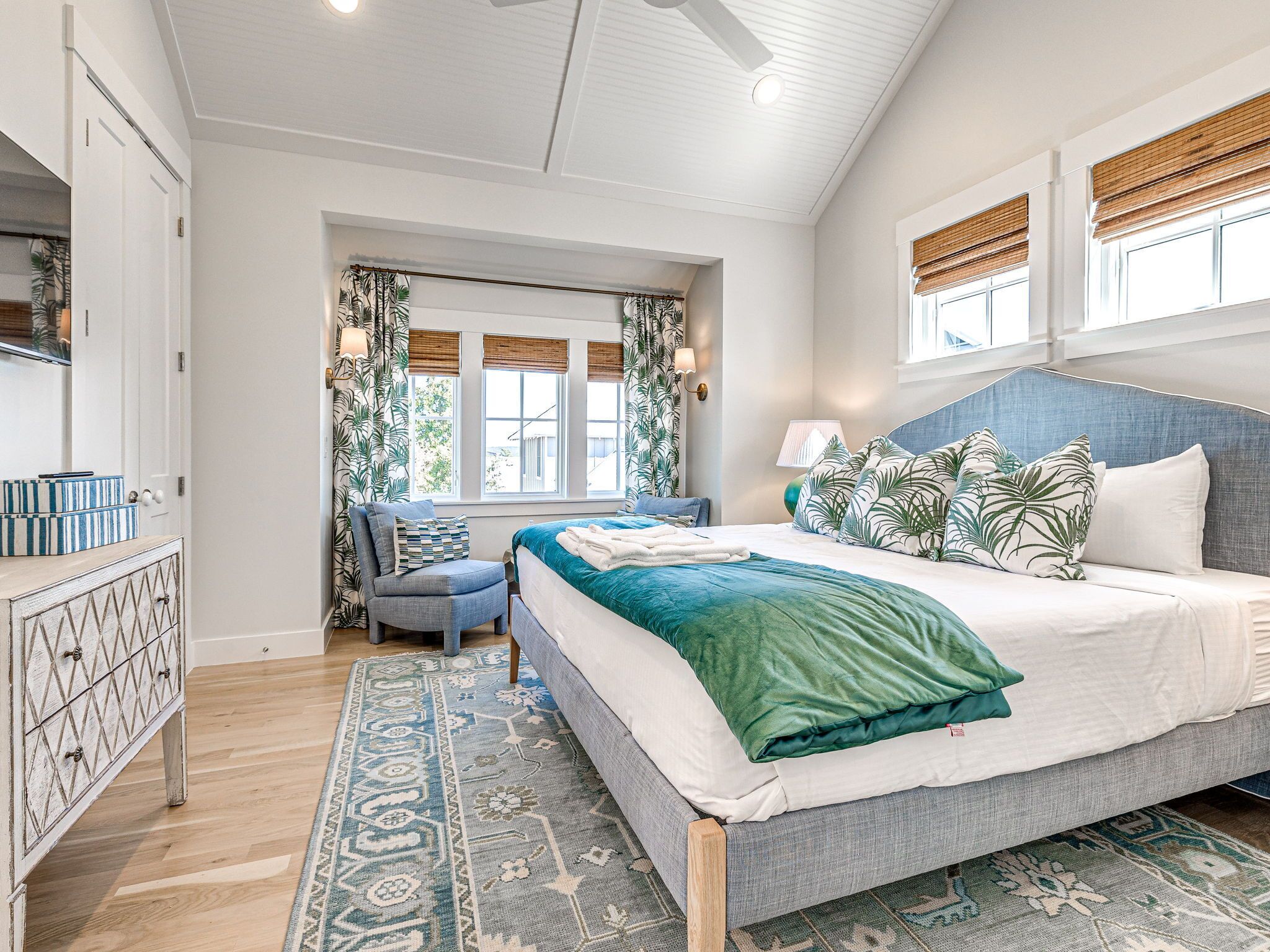 2 chambres, fer et planche à repasser, accès Internet, draps fournis