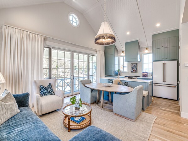 Interior - Carlton Landing-The Brooksider (Carlton Landing)