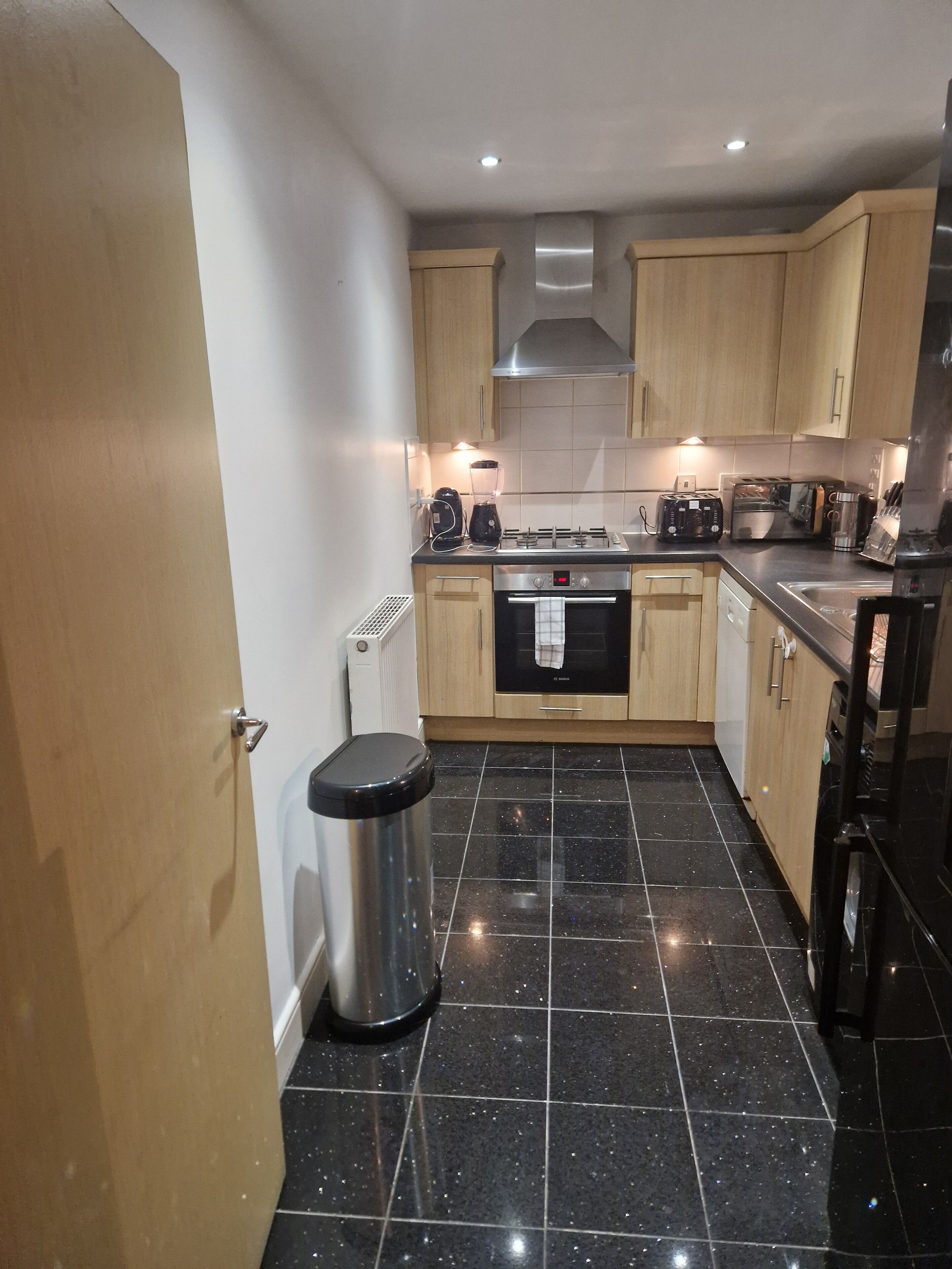 雪櫃、微波爐、焗爐、爐具