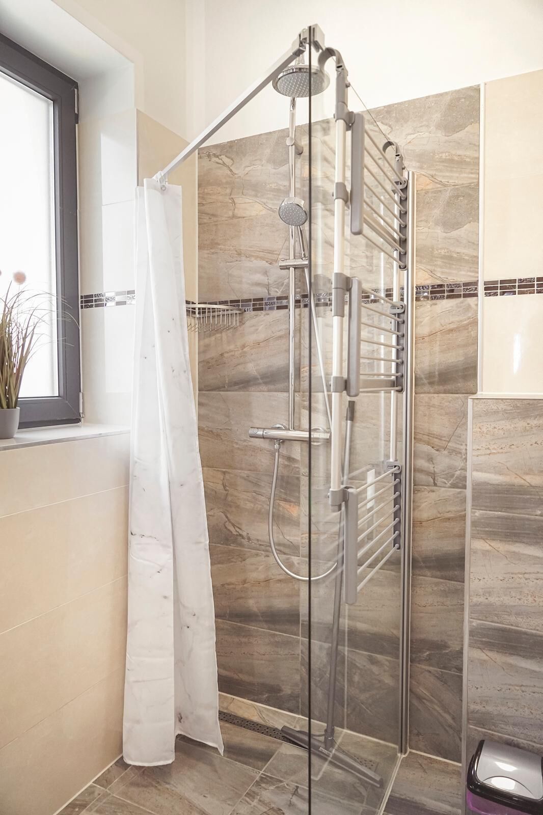 Suite, Private Bathroom | Bathroom | Shower, hair dryer, towels