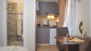 Deluxe Apartment, Private Bathroom | Room amenity - Amir Deluxe Motel (Schoenefeld)