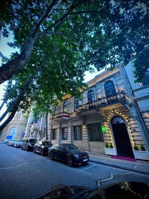 Unclassified image, 2 of 34, button - Green Garden Hotel (Baku)