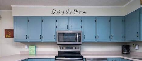 Cookware/dishes/utensils