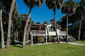 Exterior - Edisto Beach House with Lift and Private Studio (Edisto Island)