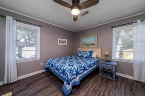 5 bedrooms, desk, iron/ironing board, free WiFi