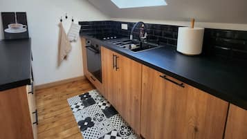 Micro-ondes, four, plaque de cuisson, lave-vaisselle