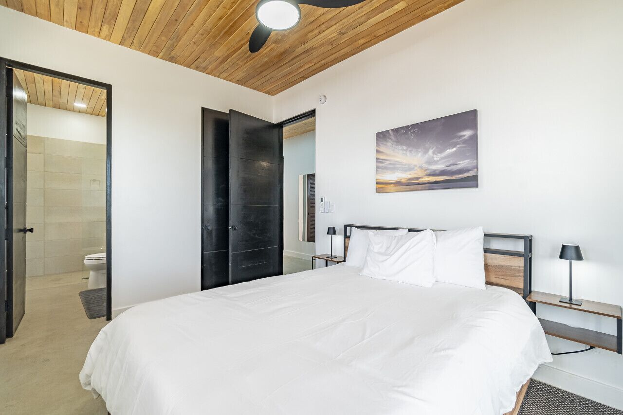 5 soverom, strykejern/-brett, wi-fi (inkludert) og sengetøy