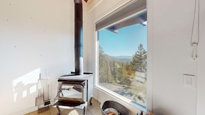 Interior - Mammoth Point #117 2 Bedroom Condo (Mammoth Lakes)