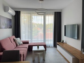 Smart TV - Sun Home in Plovdiv Center (Plovdiv)