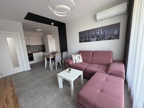 Smart TV - Sun Home in Plovdiv Center (Plovdiv)
