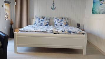 1 Schlafzimmer, Reisekinderbett, kostenloses WLAN, Bettwäsche