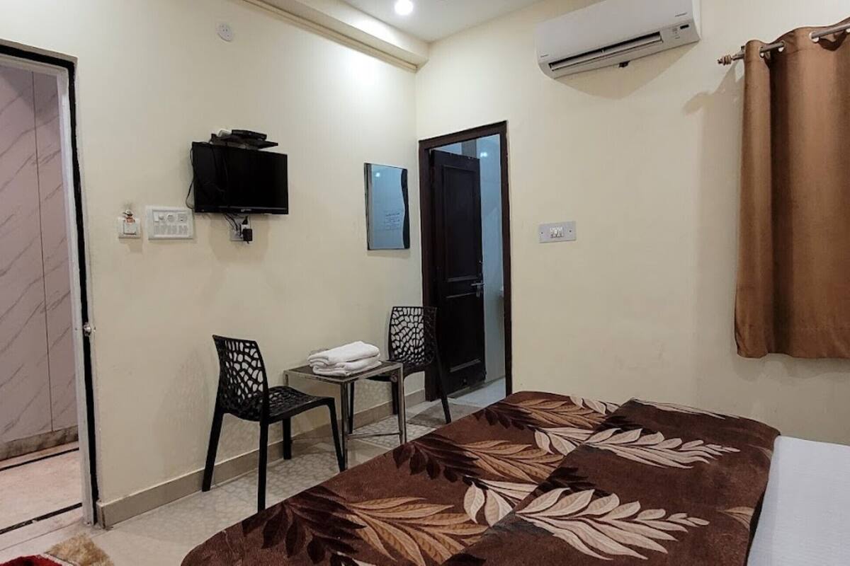 Chambre Standard double | Accès au Wi-Fi (inclus), literie fournie