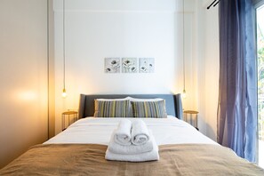 2 bedrooms, desk, iron/ironing board, free WiFi - Mystique 2-Bedroom Apartment in Athens (Greece - Athens)