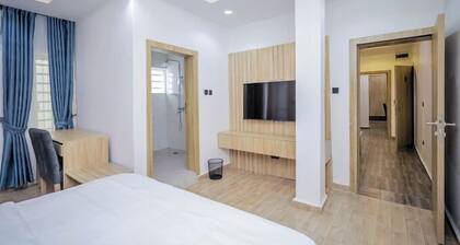 Clase Alta Hotel and Suites Limited