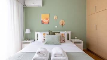 2 bedrooms, iron/ironing board, WiFi (free), bed sheets