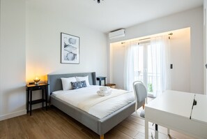 1 bedroom, in-room safe, desk, iron/ironing board