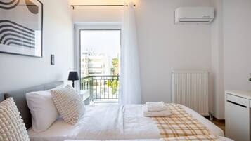 2 bedrooms, desk, iron/ironing board, WiFi (free)