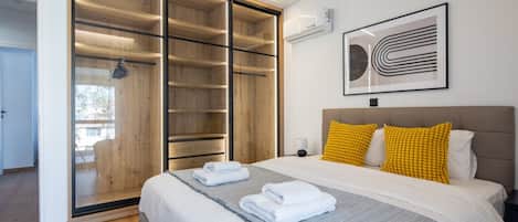 2 habitaciones, escritorio, tabla de planchar con plancha y wifi gratis