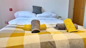 2 bedrooms, iron/ironing board, WiFi, bed sheets