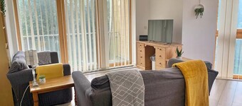 A spacious and modern two bedroom apartment situated in the town centre 