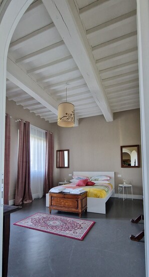 2 habitaciones, tabla de planchar con plancha y wifi gratis