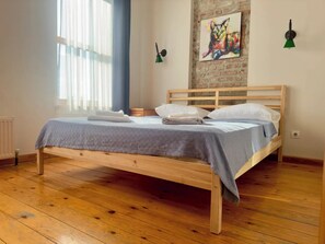 1 bedroom, iron/ironing board, WiFi, bed sheets - 2Br / 2Ba 3rd floor of Historical Building, Galata (Istanbul)
