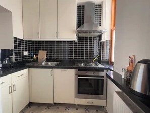 Private kitchen - 2Br / 2Ba 3rd floor of Historical Building, Galata (Istanbul)