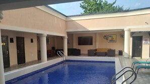 Swim-up bar - View point Hotel and Suites  (Benin City)