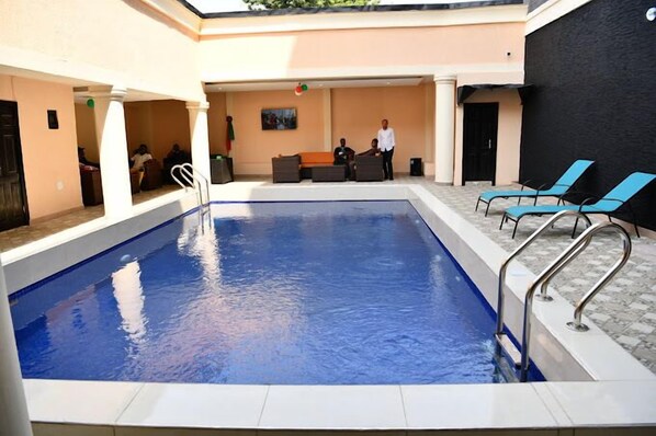 Swim-up bar - View point Hotel and Suites  (Benin City)