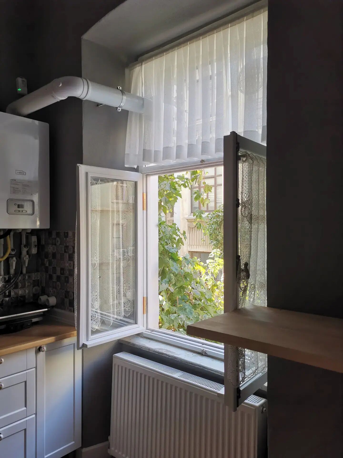 المنشأة من الداخل